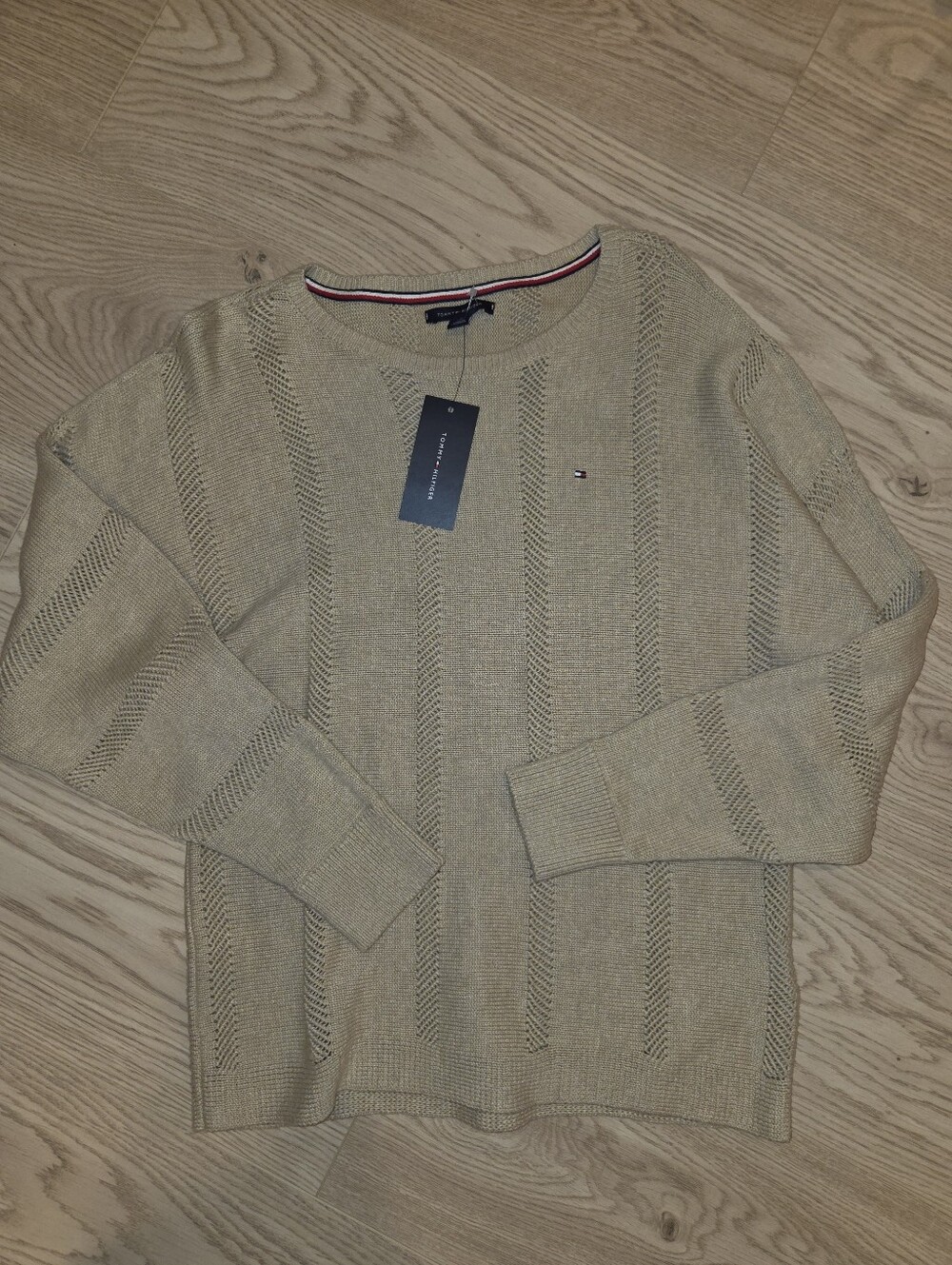 44. Tommy Hilfiger NWT Sweater